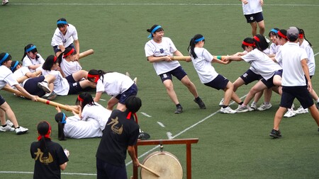 O 高3女子棒引き①.JPG