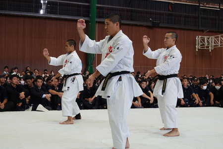 空手道部演武①.JPG
